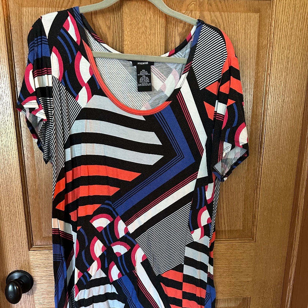 Premise Tunic with Handkerchief Hem Blue/Orange/Black.  Size XXL